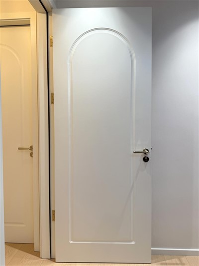 Drzwi do sypialni z litego drewna